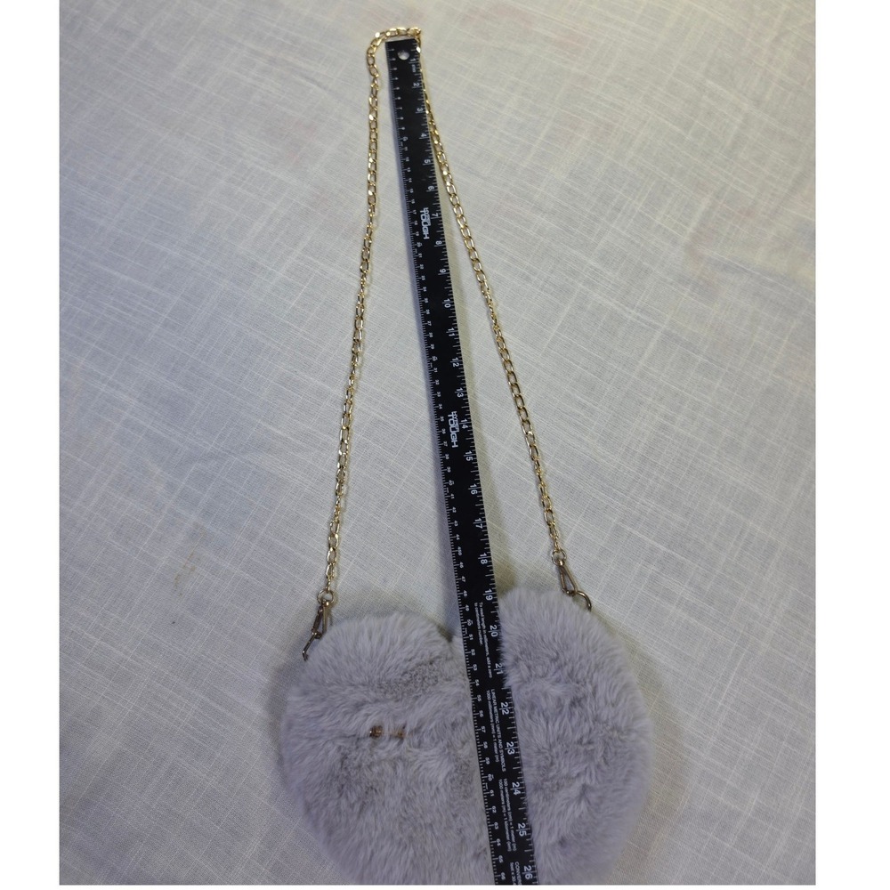 Grey Faux Fur Heart Shaped Crossbody Bag Gold Chain Strap Y2K Coquette Aesthetic - Picture 6 of 6